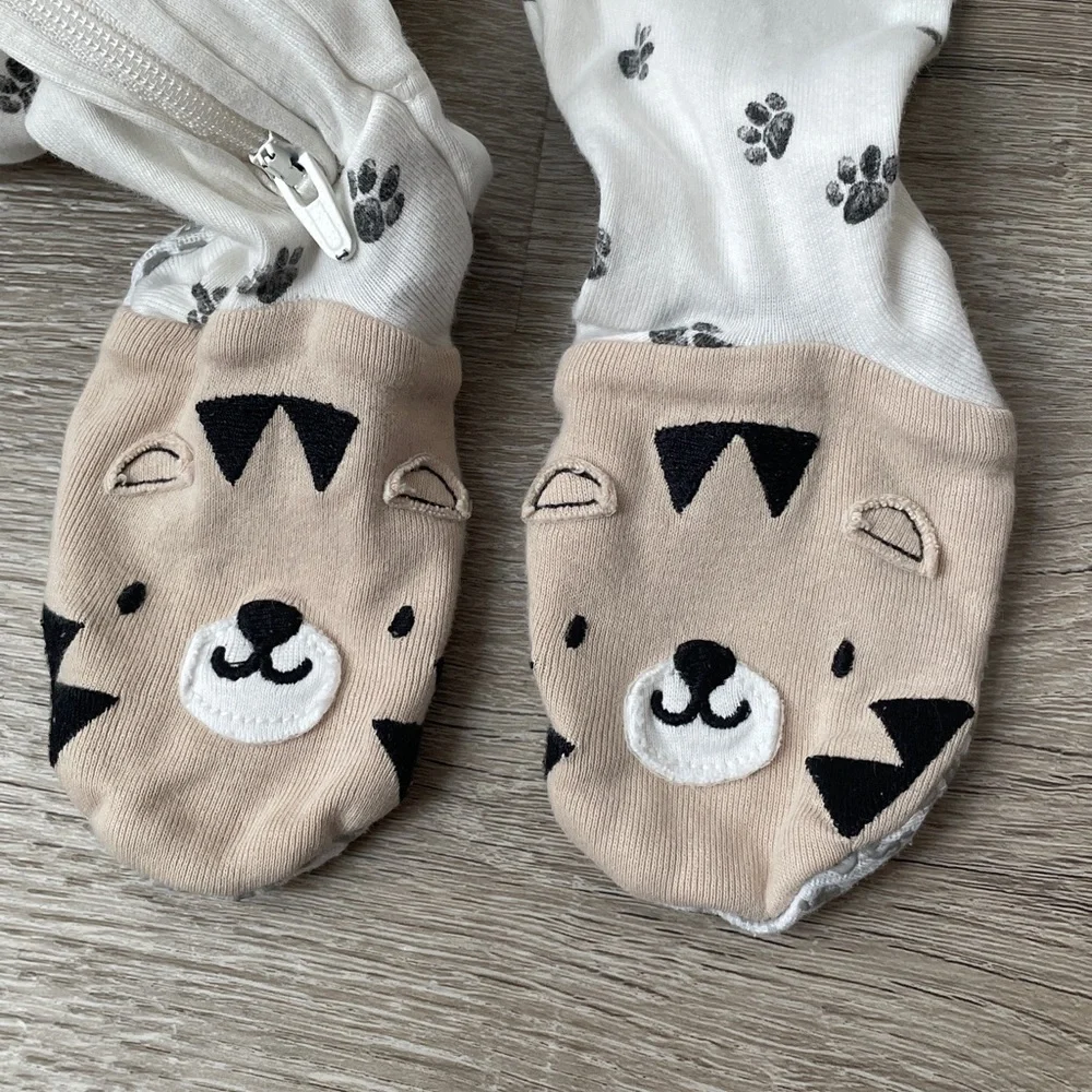 Carter’s Tiger paw print sleeper size 12 months